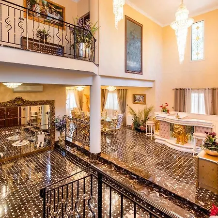 Luxury 4 Bedroom In Prime Location Villa