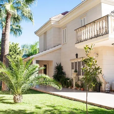 Luxury 4 Bedroom In Prime Location Βίλα *