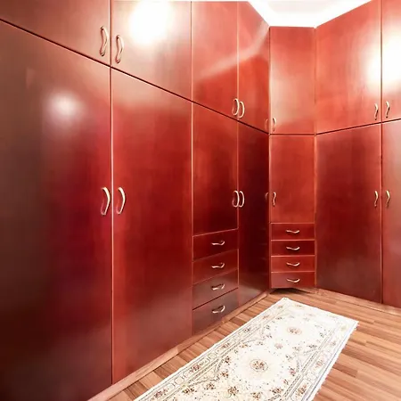 Luxury 4 Bedroom In Prime Location Λεμεσός